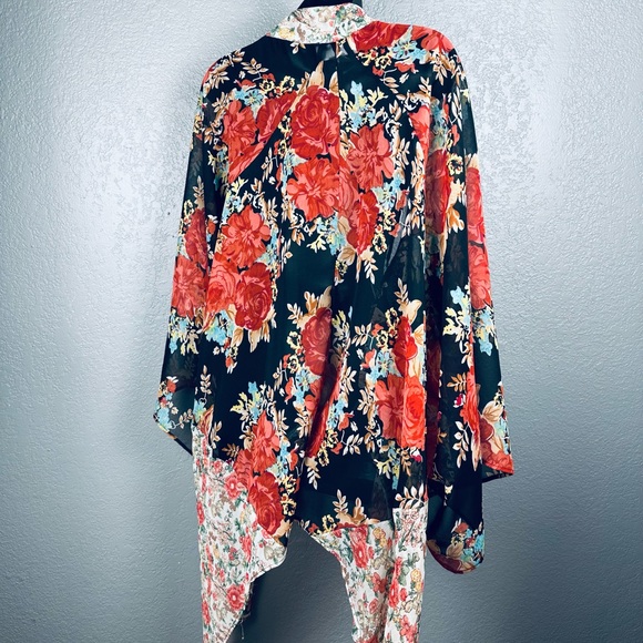 Band of Gypsies Bohemian Kimono in Red Floral - M/L - Picture 4 of 5